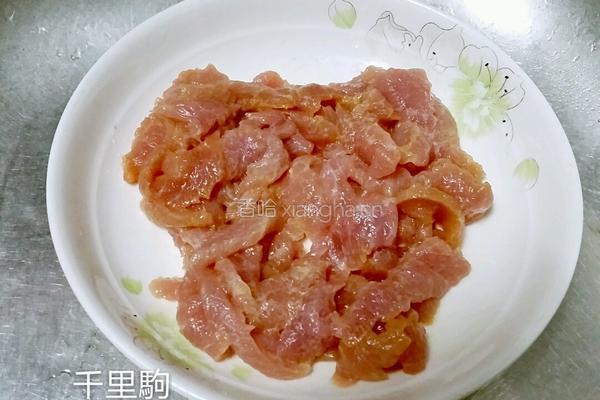 肉片炒土豆的做法图解1