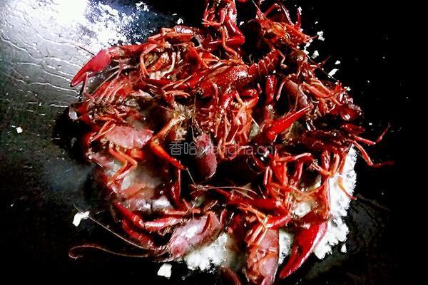 蒜泥龙虾的做法图解10