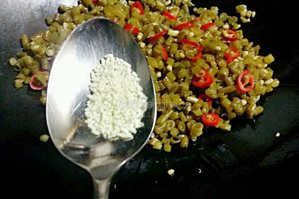 酸豆角炒鸡蛋的做法图解13