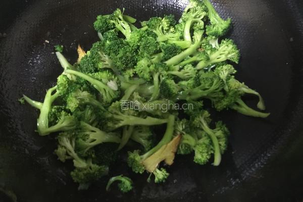 炒西兰花的做法图解4