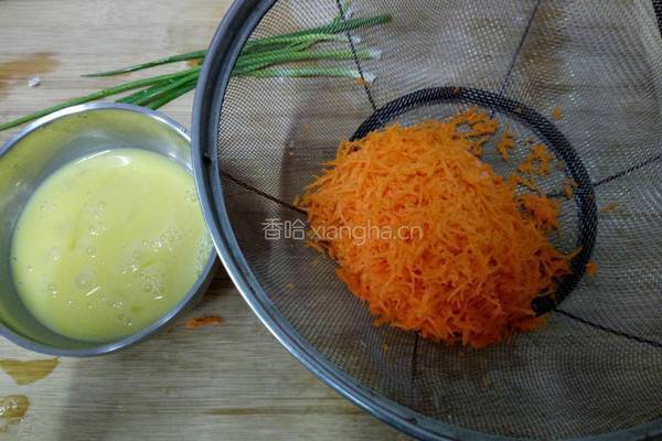 胡萝卜鸡蛋炒粿条的做法图解2