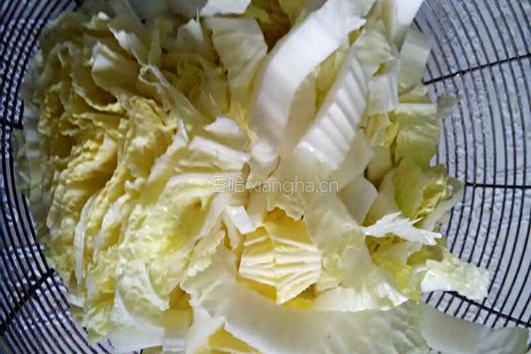 螃蟹白菜炖豆腐的做法图解2