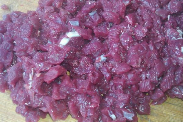 香辣牛肉酱的做法图解1