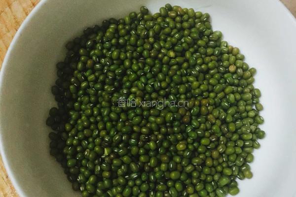 海带绿豆粥的做法图解1
