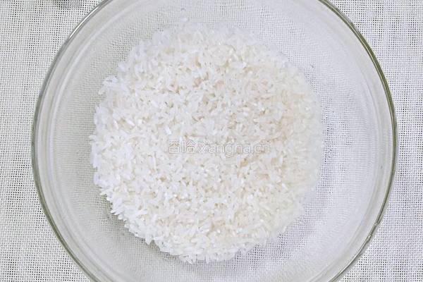 桂圆红枣稀饭的做法图解1