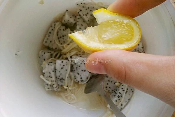 金针菇火龙果的做法图解7
