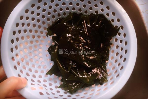 海带枸杞排骨汤的做法图解5