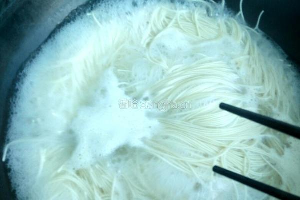 番茄牛肉面的做法图解2