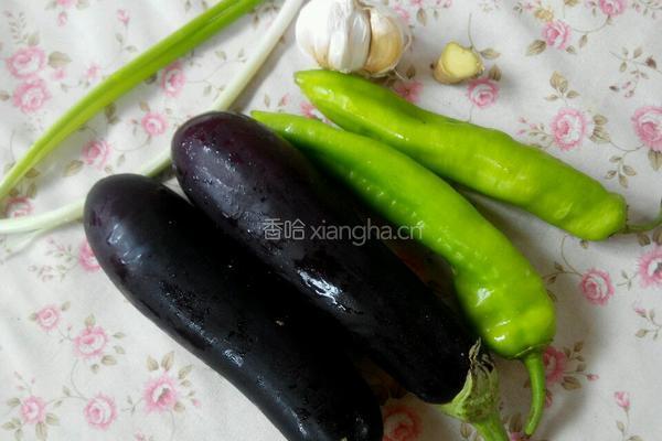 正宗鱼香茄子的做法图解1