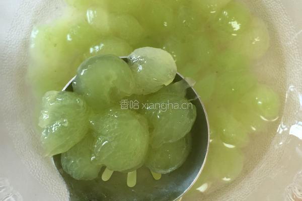 鲜榨葡萄汁的做法图解5