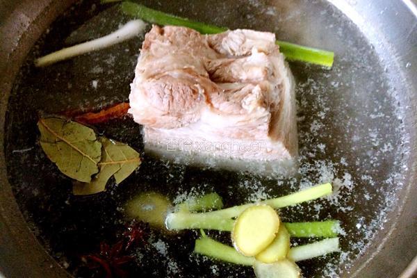 酸菜汆白肉的做法图解4