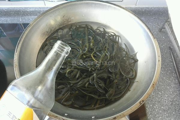 凉拌芹菜海带的做法图解4