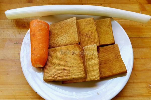 凉拌豆干的做法图解1