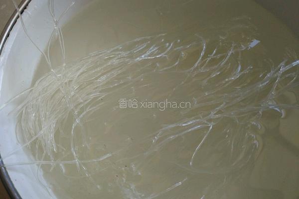 蒜蓉粉丝蒸扇贝的做法图解4