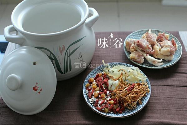 虫草花鸡汤的做法图解1