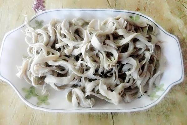 木耳小脚面筋的做法图解3