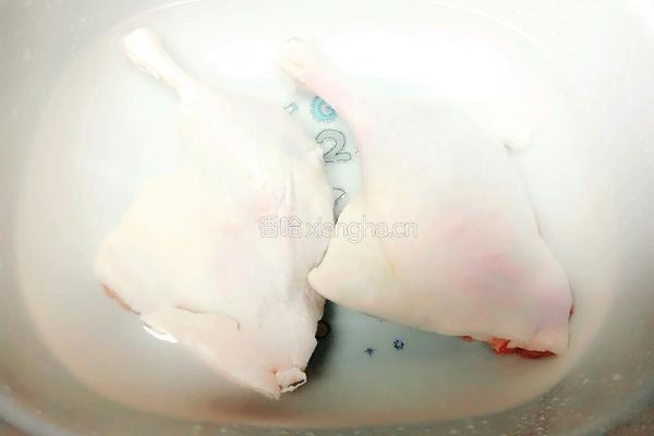 鸭腿冬瓜汤的做法图解1