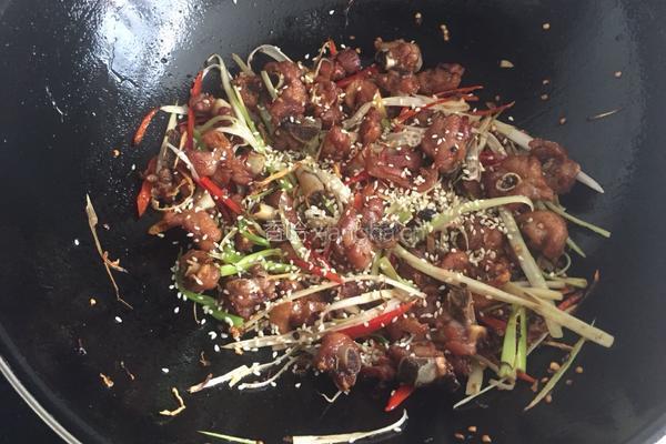 辣子鸭块的做法图解10