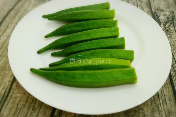 鸡蛋炒秋葵的做法图解1