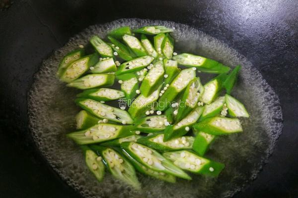 鸡蛋炒秋葵的做法图解5