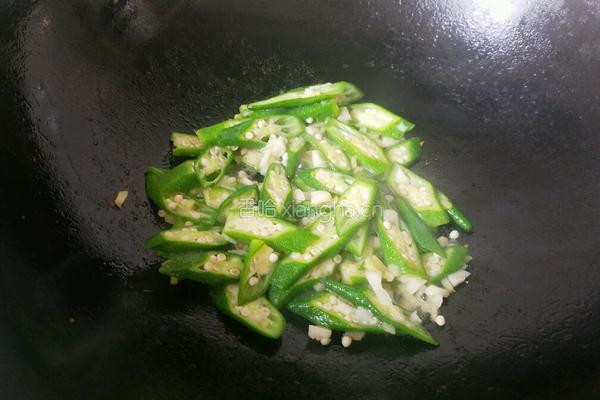 鸡蛋炒秋葵的做法图解10