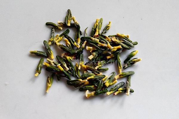 莲子心茶的做法图解1
