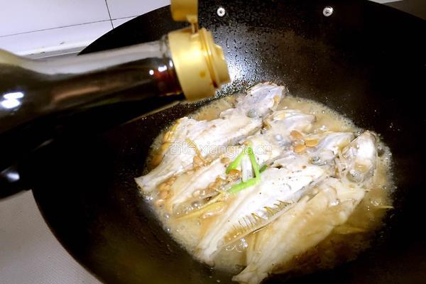 豆酱剥皮鱼的做法图解6