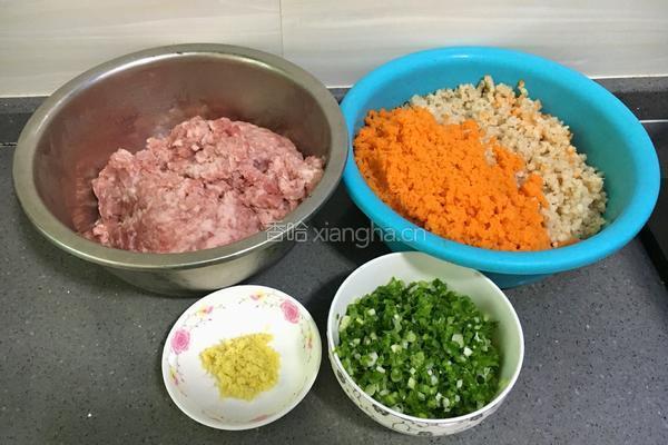 猪肉香菇饺子的做法图解2