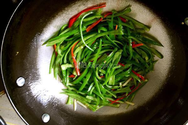 辣椒炒肉丝的做法图解6