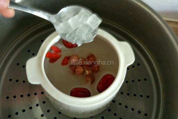 红枣莲子燕窝汤的做法图解4