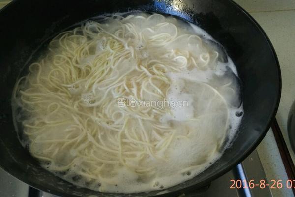 豆角卤子面的做法图解2