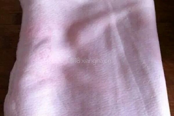 肉皮冻的做法图解1