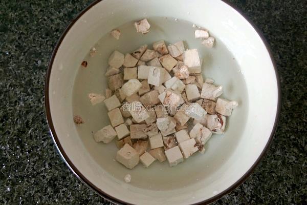 鸡骨草茯苓养肝汤的做法图解2