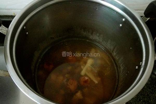 鸡骨草茯苓养肝汤的做法图解4