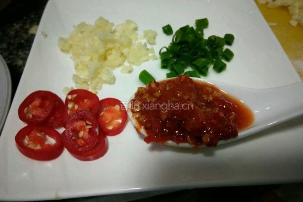 豆瓣酱炒茄子的做法图解3