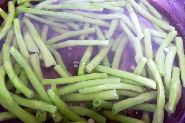长豆角炒肉丝的做法图解4