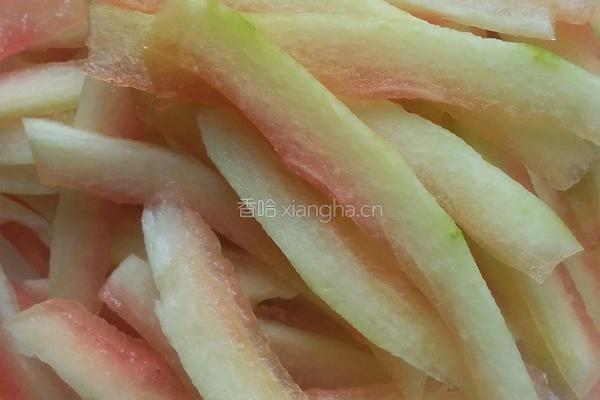 西瓜皮炒肉的做法图解1