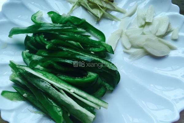 青椒炒土豆丝的做法图解3