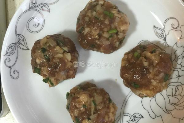 红烧肉丸子（狮子头）的做法图解4