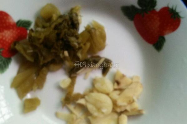 清煮鲫鱼汤的做法图解1