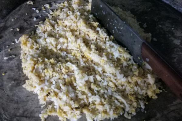 酸菜馅饺子的做法图解2