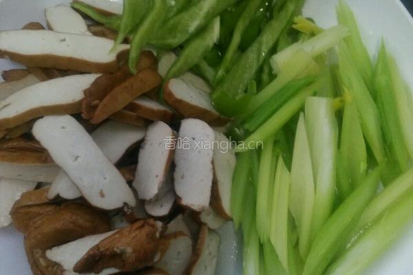 西芹炒豆干的做法图解1