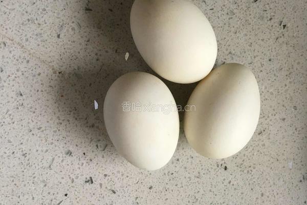 咸蛋黄南瓜的做法图解1
