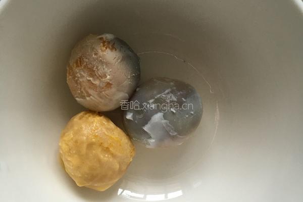 咸蛋黄南瓜的做法图解2
