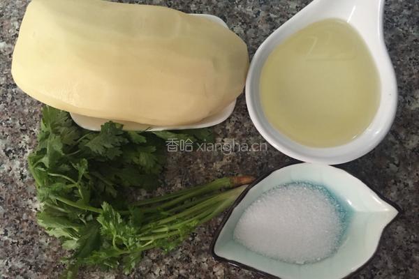凉拌酸辣土豆丝的做法图解1
