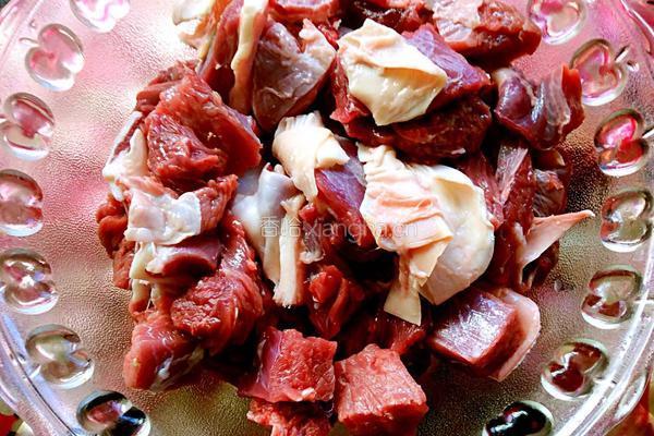 土豆牛肉的做法图解2