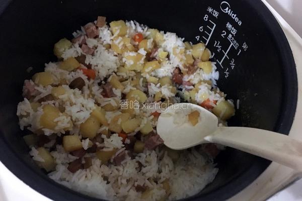 土豆腊肉焖饭的做法图解11