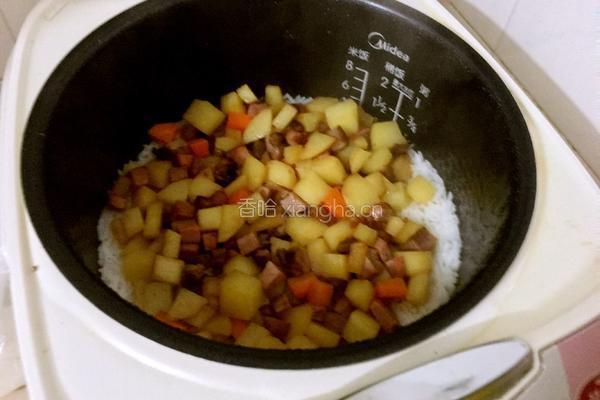 土豆腊肉焖饭的做法图解10