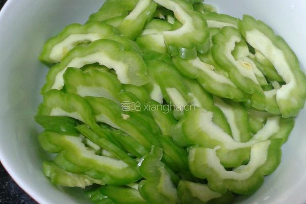 苦瓜烧肉的做法图解2