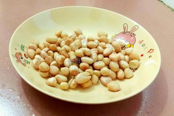 猪蹄花生汤的做法图解1
